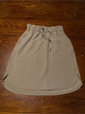 Lululemon skirt size 4 dark khaki, taupe longer style B